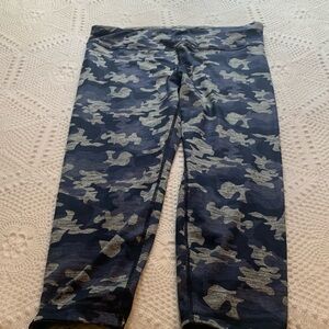 Reversible athletic capris, size XL , blue camouflage